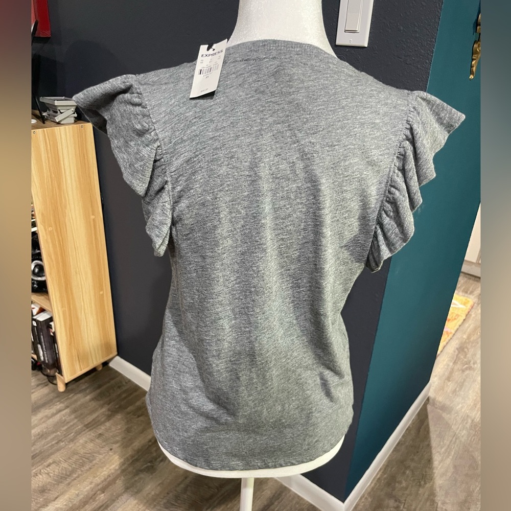 Express Ruffle Sleeve V-Neck Tee, Heather Gray - Picture 4 of 5